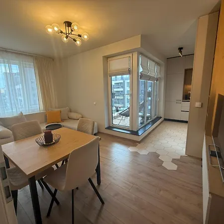 Koko's Cozy - Free Garage Netflix And Balcony *