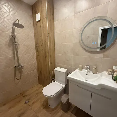 Koko's Cozy - Free Garage Netflix And Balcony