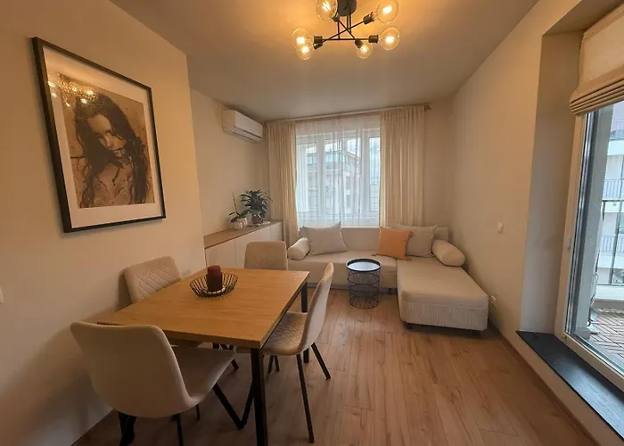 Апартамент Koko's Cozy - Free Garage Netflix And Balcony *